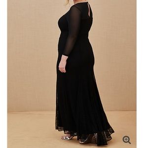 Gorgeous Black lace mermaid style dress